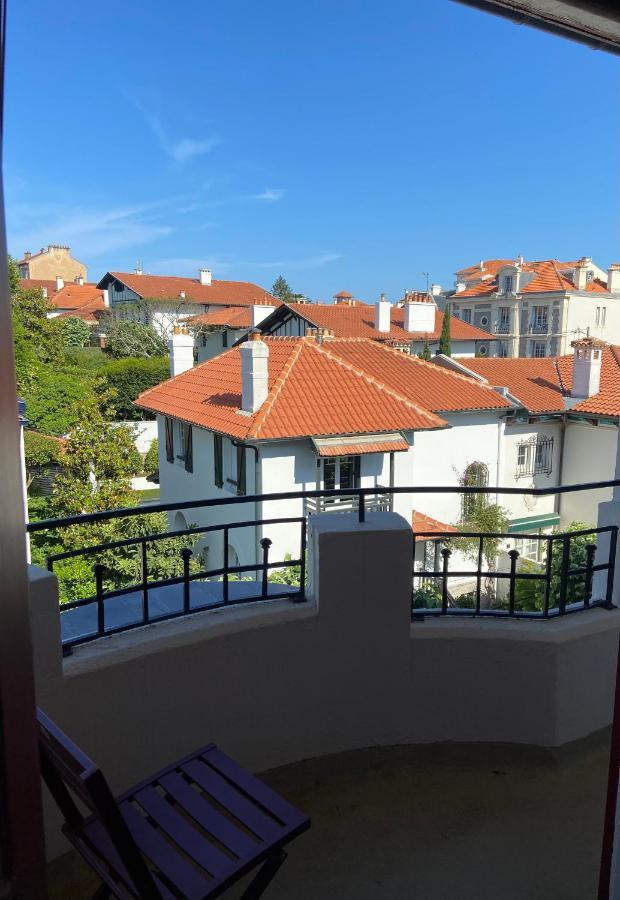 Exceptionnel 3 Pieces Art Deco En Dernier Etage Avec Garage Prive Centre Biarritz Apartman Kültér fotó